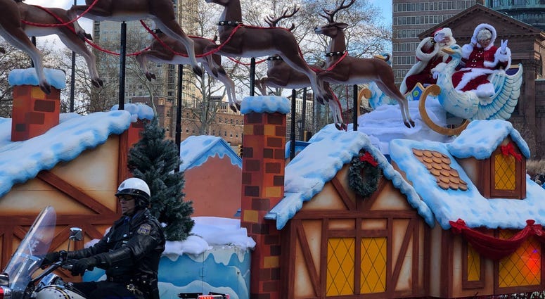 Winds up, balloons down, Philly celebrates with 100th Thanksgiving Day Parade 11