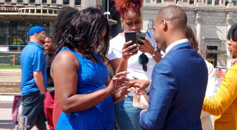Wedding Wednesdays resume, couples say 'I do' at LOVE Park