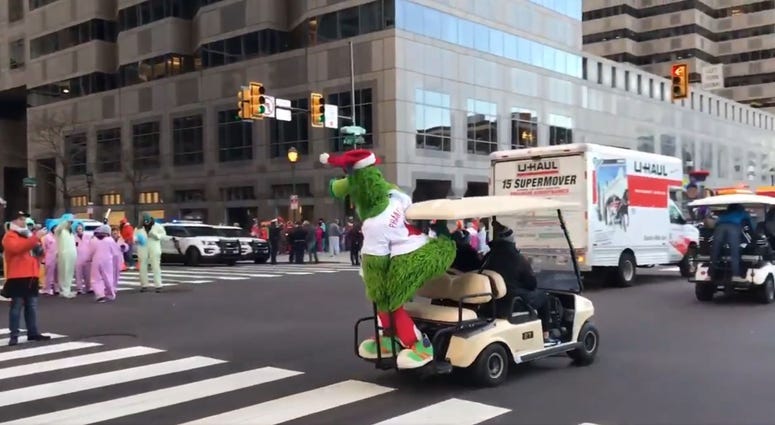 Winds up, balloons down, Philly celebrates with 100th Thanksgiving Day Parade 4