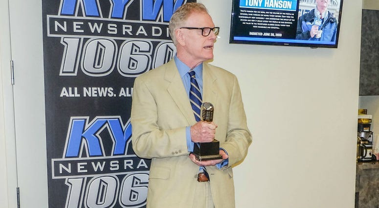 PHOTOS: Retired KYW Newsradio reporter Tony Hanson inducted into Hall of Fame